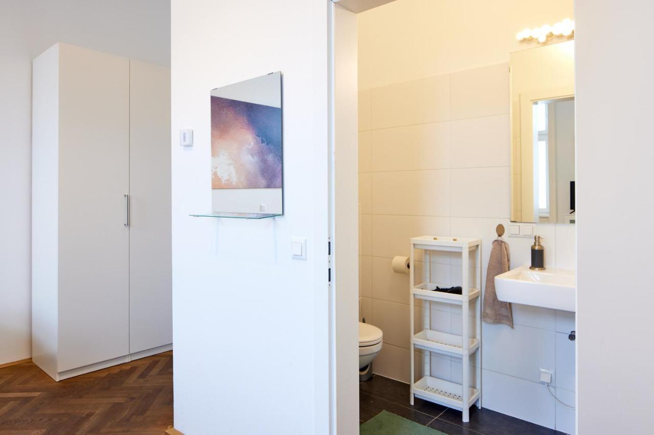 Nice Studio Close To Metro III Wien Exteriör bild