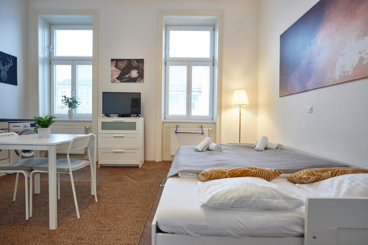 Nice Studio Close To Metro III Wien Exteriör bild